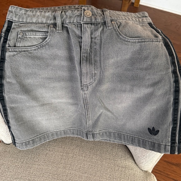 New adidas Adicolor 3-Stripes Denim Mini Skirt - Picture 9 of 12